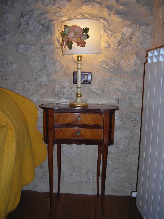 La Locanda Delle Streghe - Relais Ristorante Hotel Castel del Monte  Bilik gambar