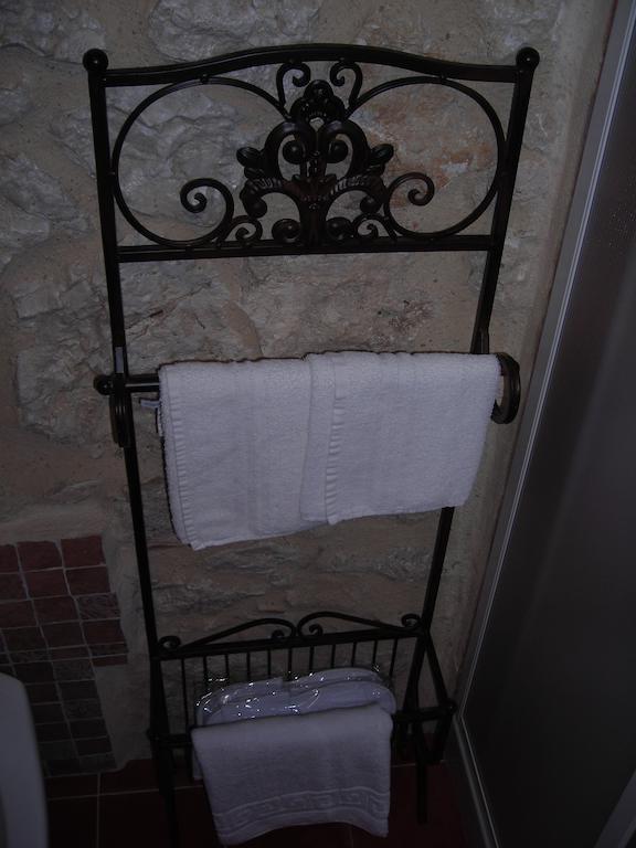 La Locanda Delle Streghe - Relais Ristorante Hotel Castel del Monte  Luaran gambar