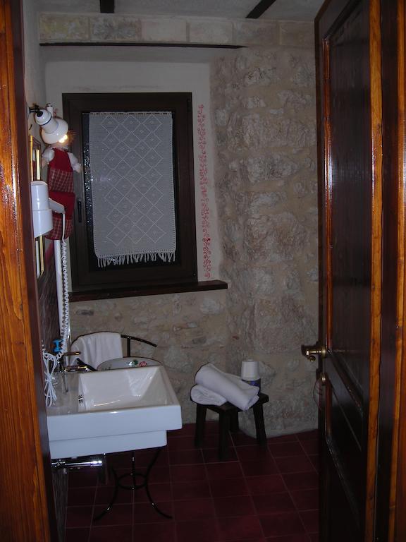 La Locanda Delle Streghe - Relais Ristorante Hotel Castel del Monte  Luaran gambar