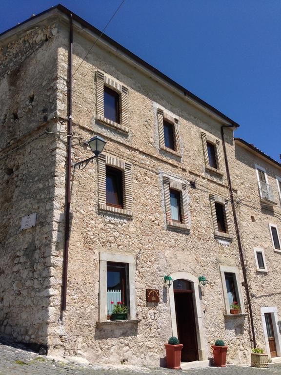 La Locanda Delle Streghe - Relais Ristorante Hotel Castel del Monte  Luaran gambar